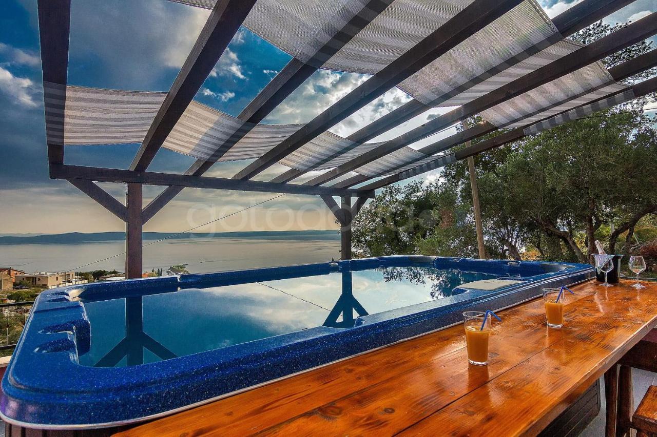 Holiday Home Darius With Hot Tub ماكارسكا المظهر الخارجي الصورة